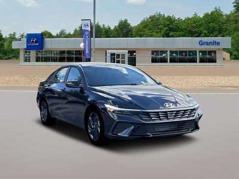 New 2026 Hyundai Elantra Sport image 11