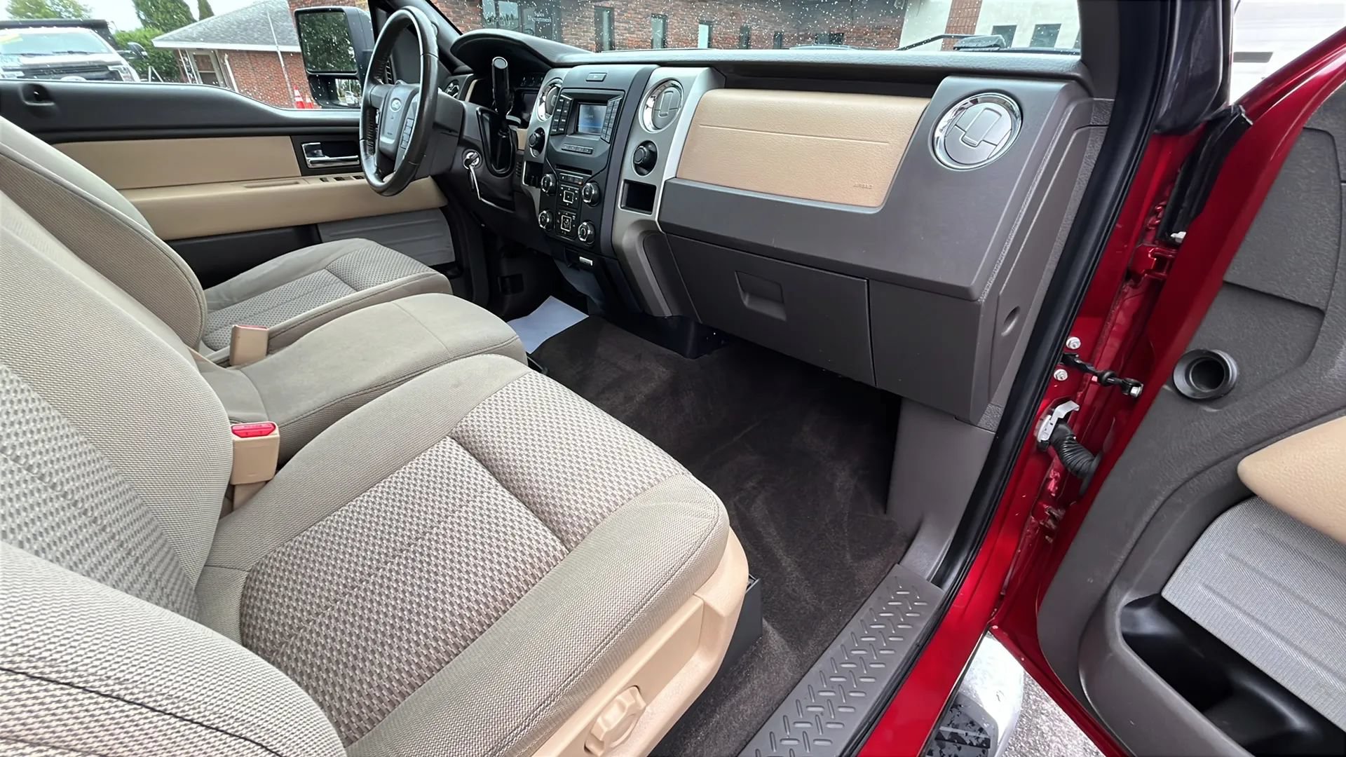 Used 2014 Ford F150 XLT w/ Equipment Group 301A Mid AWD/4WD image 32