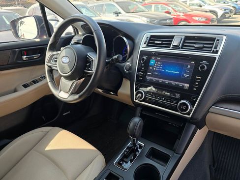 Used 2019 Subaru Outback 2.5i Limited AWD/4WD image 12