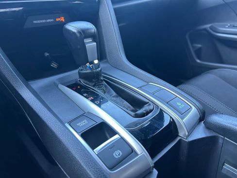 Used 2019 Honda Civic Sport image 6