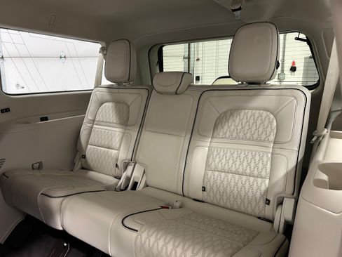 Used 2019 Lincoln Navigator L Black Label AWD/4WD image 34