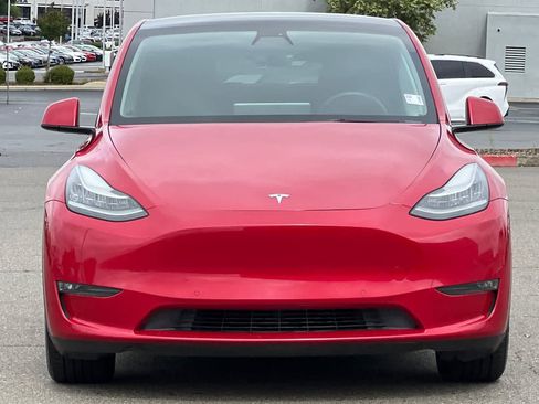 Used 2022 Tesla Model Y Long Range AWD/4WD image 10