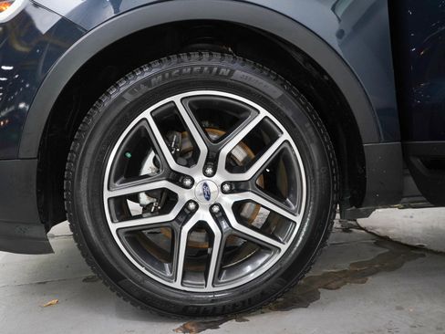 Used 2017 Ford Explorer Sport AWD/4WD image 29