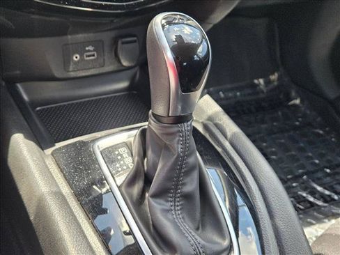 Used 2020 Nissan Rogue Sport S FWD image 11