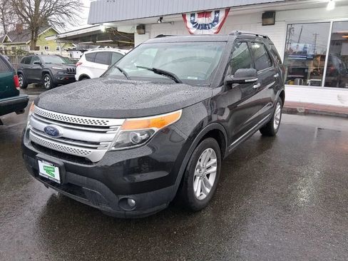 Used 2014 Ford Explorer XLT w/ Equipment Group 202A FWD image 1