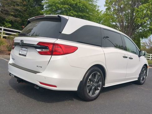 Used 2023 Honda Odyssey Elite image 4