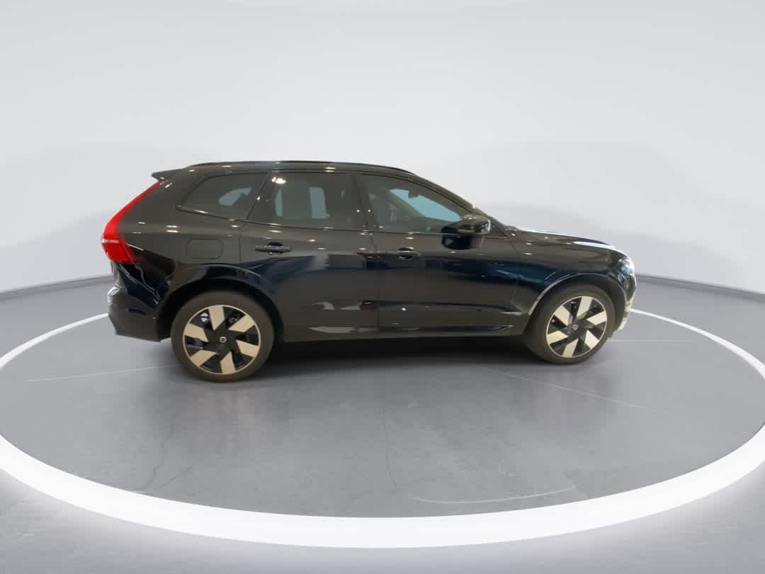 Used 2024 Volvo XC60 T8 Plus w/ Protection Package Premier AWD/4WD image 9