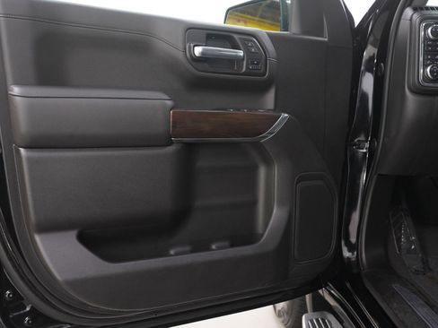 Used 2022 GMC Sierra 1500 SLT w/ SLT Premium Package AWD/4WD image 19