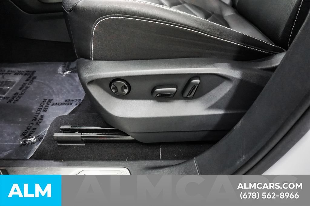 Used 2025 Volkswagen Atlas SE FWD image 30