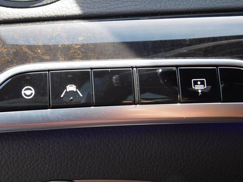 Used 2020 Mercedes-Benz S 560 4MATIC Sedan image 28