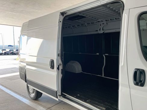 Used 2024 RAM ProMaster 2500 w/ Safety Group FWD image 26