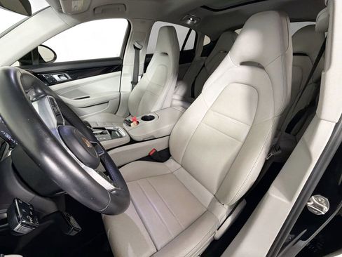 Used 2019 Porsche Panamera 4 image 5