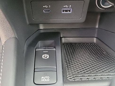 Certified 2024 Nissan Kicks SR image 35