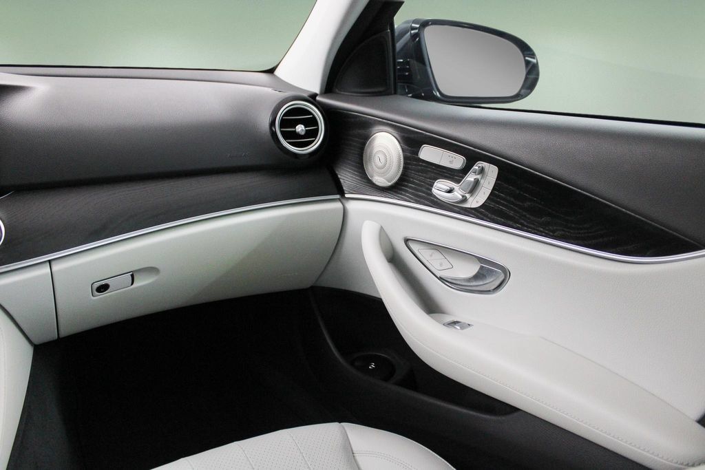 Used 2023 Mercedes-Benz E 450 4MATIC Sedan image 20