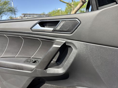 Certified 2023 Volkswagen Tiguan SE image 20