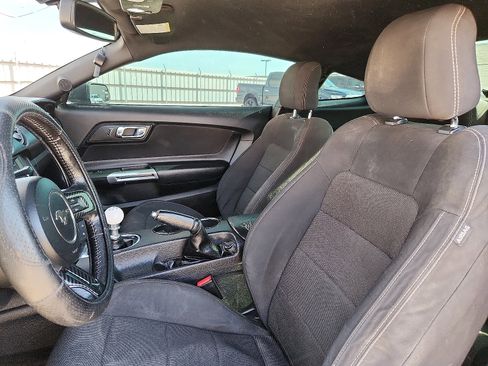 Used 2017 Ford Mustang Coupe image 11