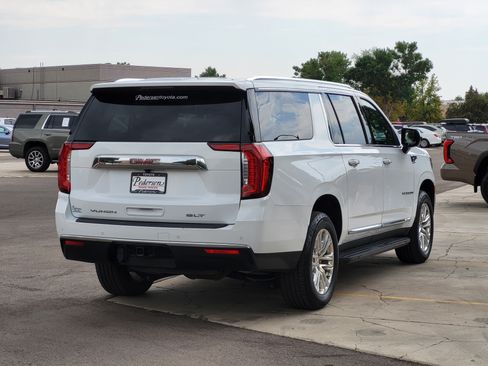 Used 2023 GMC Yukon XL SLT AWD/4WD image 4