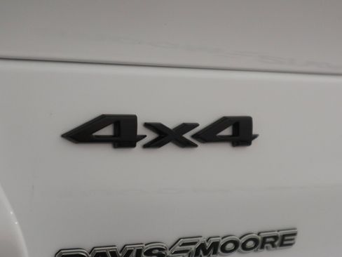 New 2025 Jeep Grand Cherokee L Altitude image 38