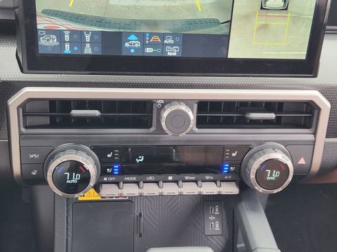 Used 2025 Toyota 4Runner Limited image 14