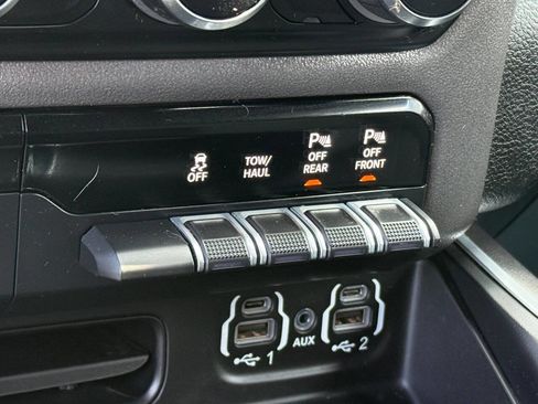 Used 2021 RAM 1500 Big Horn AWD/4WD image 13