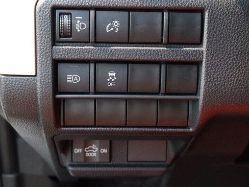 Used 2024 Toyota Tacoma TRD Off-Road AWD/4WD image 20