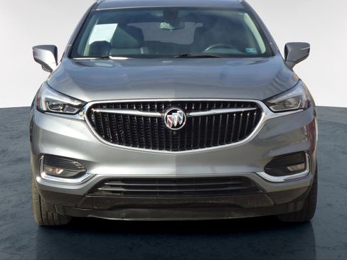 Used 2018 Buick Enclave Essence image 8