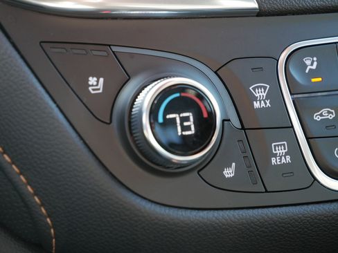 Used 2020 Chevrolet Equinox Premier image 33