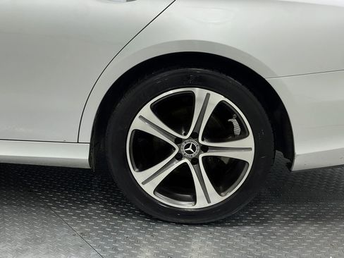Used 2018 Mercedes-Benz E 300 4MATIC image 37