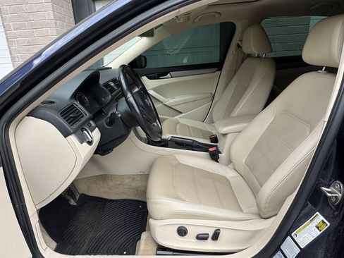 Used 2015 Volkswagen Passat TDI SE FWD image 10