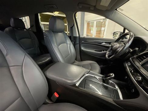 Used 2021 Buick Enclave Essence image 27