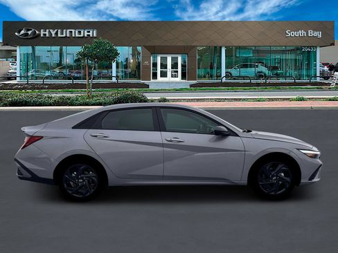 New 2026 Hyundai Elantra Sport image 9