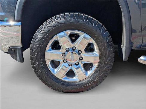 Used 2020 Chevrolet Silverado 2500 LTZ w/ LTZ Premium Package image 27