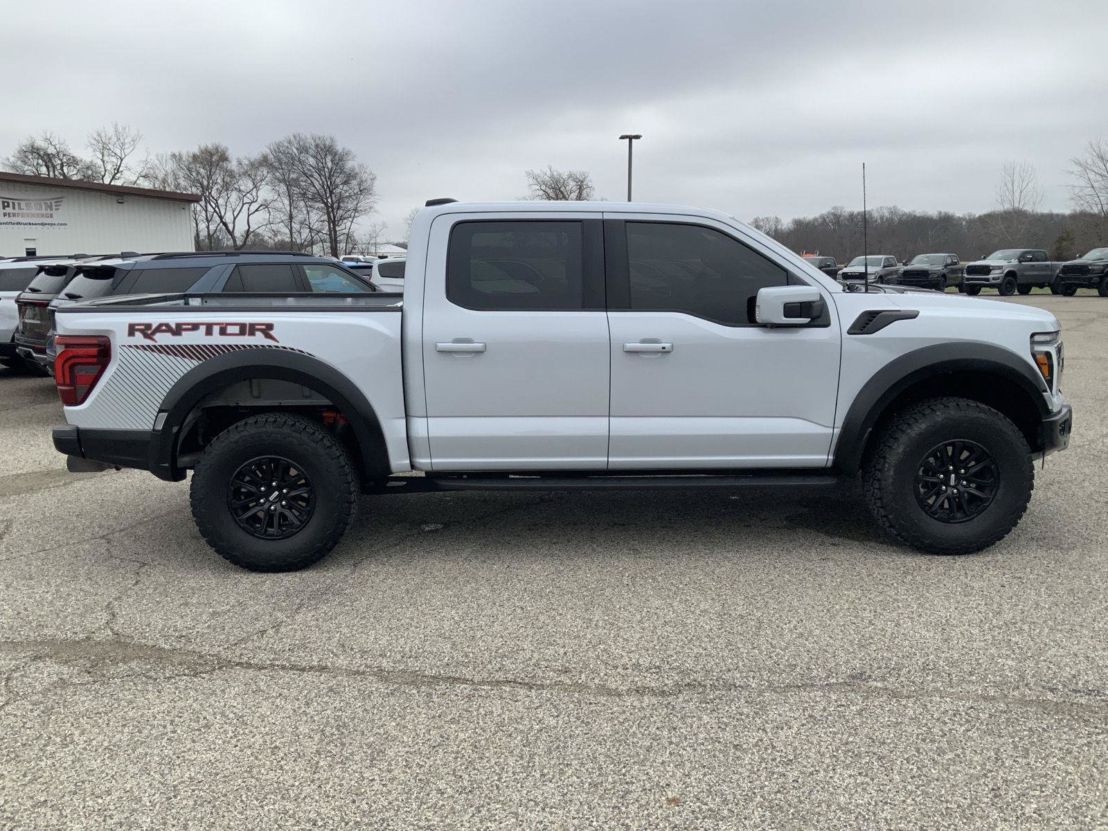 Used 2025 Ford F150 Raptor AWD/4WD image 17