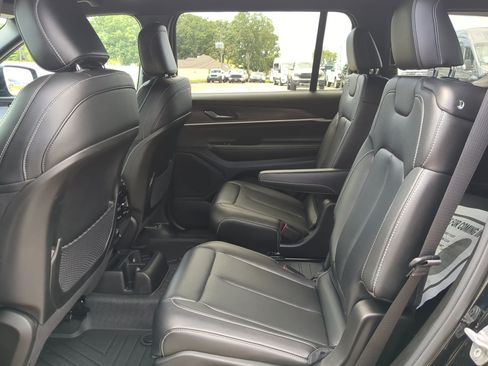 Certified 2024 Jeep Grand Cherokee L Limited w/ Black Appearance Package RWD image 12