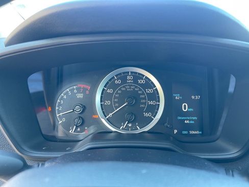 Used 2022 Toyota Corolla LE image 4