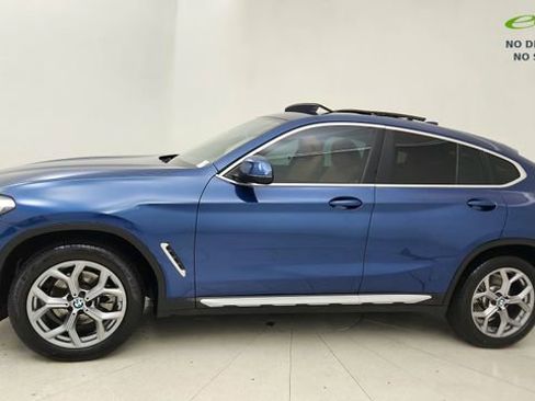 Used 2025 BMW X4 xDrive30i AWD/4WD image 3