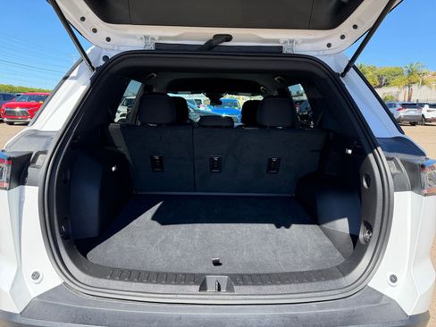 Used 2025 Chevrolet Equinox LT image 30