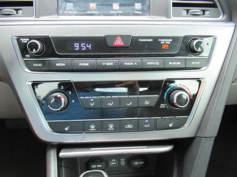 Used 2016 Hyundai Sonata Sport w/ Option Group 1V FWD image 28