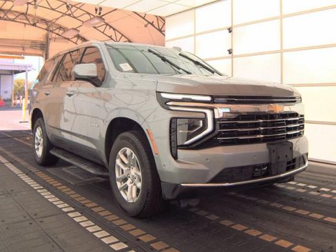 Used 2025 Chevrolet Tahoe LT image 4