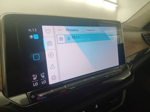 Used 2025 Volkswagen Atlas SE FWD image 25