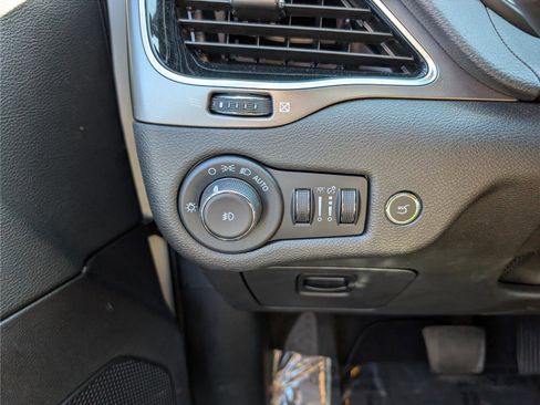 Used 2022 Jeep Cherokee Limited image 20