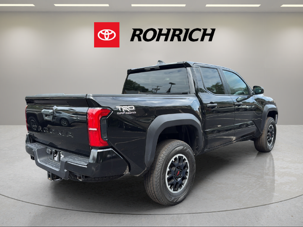Used 2024 Toyota Tacoma TRD Off-Road AWD/4WD image 6
