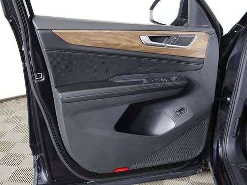 Used 2024 Volkswagen Atlas SE image 23