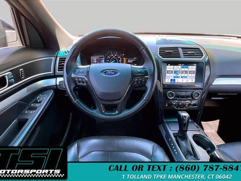 Used 2017 Ford Explorer XLT w/ Equipment Group 202A AWD/4WD image 5