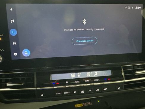 Used 2025 Toyota Sienna XLE image 28