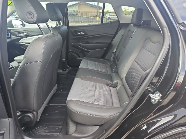 Used 2025 Chevrolet Trax LT w/ Driver Confidence Package FWD image 25