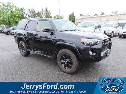 Used 2020 Toyota 4Runner SR5 Premium w/ Moonroof Package AWD/4WD image 1
