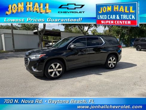 Used 2020 Chevrolet Traverse LT w/ LT Premium Package FWD image 3