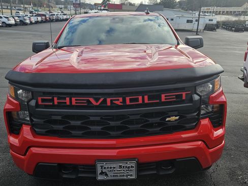 Used 2022 Chevrolet Silverado 1500 Custom image 3
