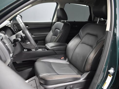 Certified 2024 Nissan Pathfinder SL AWD/4WD image 5